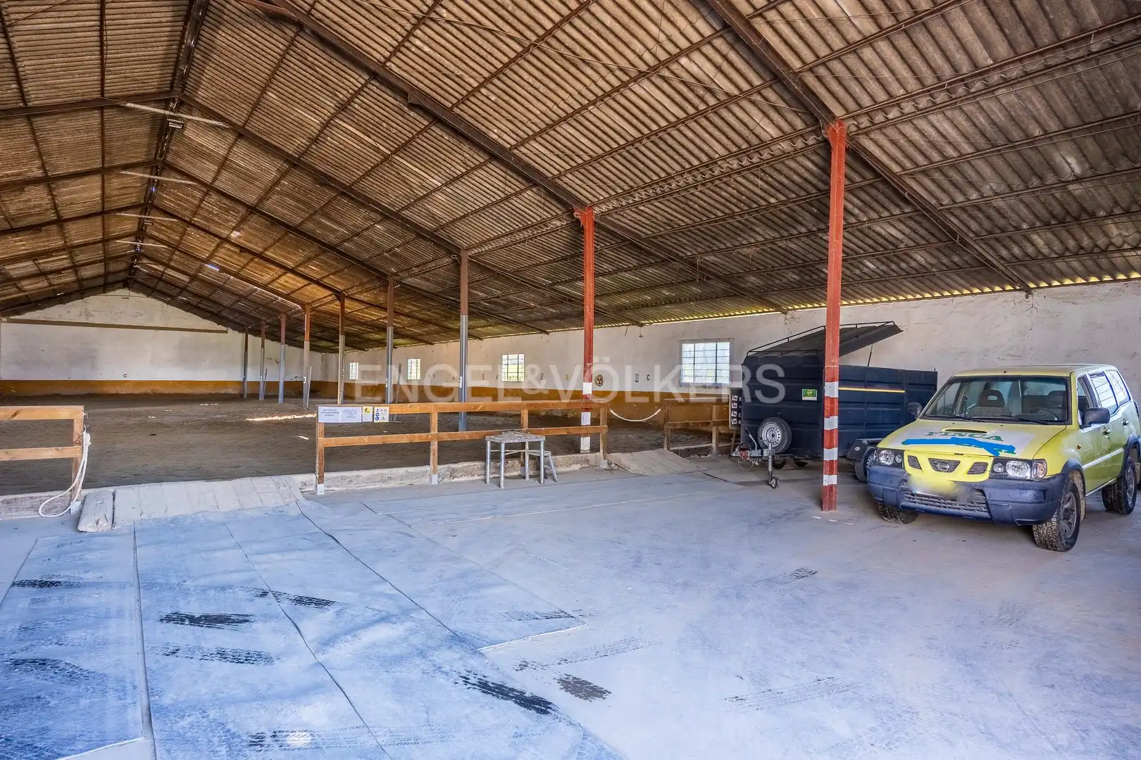 Vista exterior de Casa o chalet en venta en Alcalá de Guadaira con Calefacción y Jardín privado