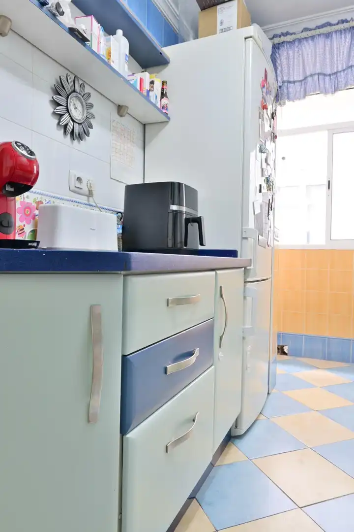 Cuina de Pis en venda en Sevilla amb Aire condicionat, Terrassa i Traster