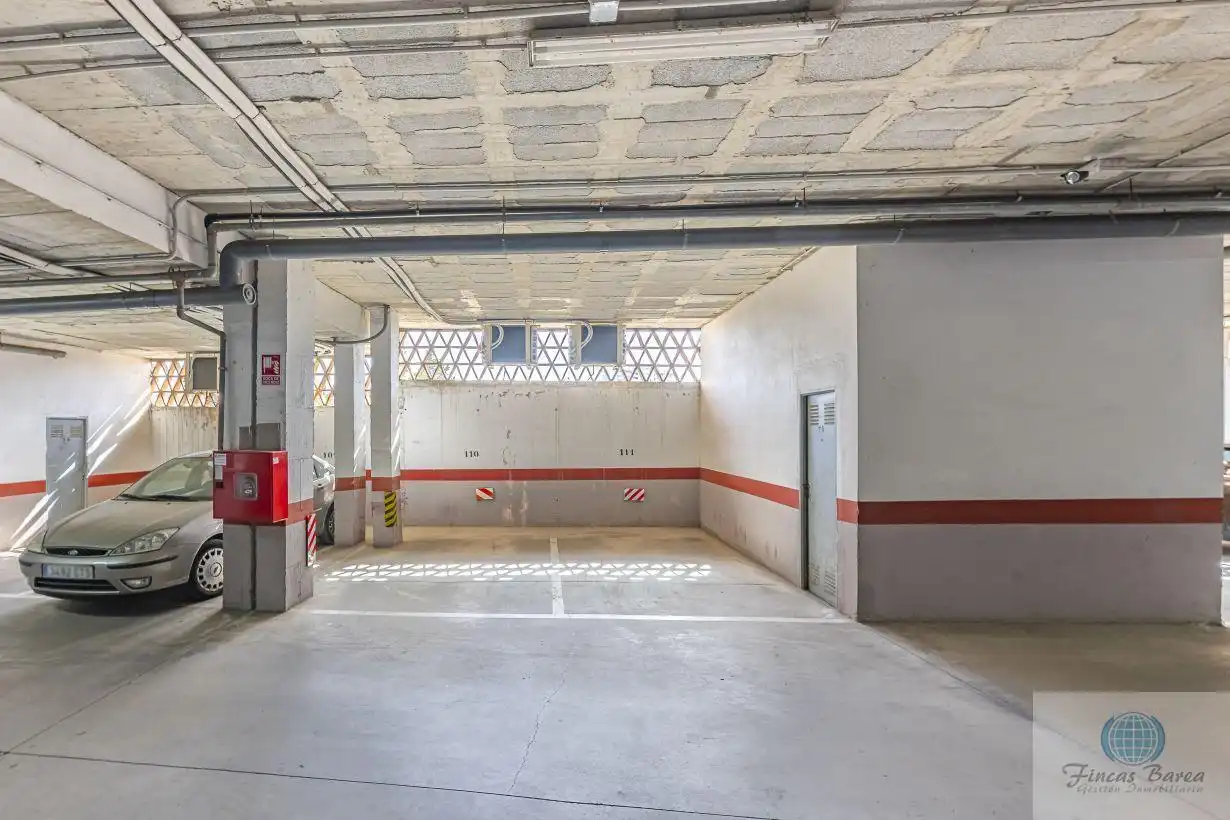 Parking de Ático en venta en Fuengirola con Aire acondicionado, Terraza y Trastero