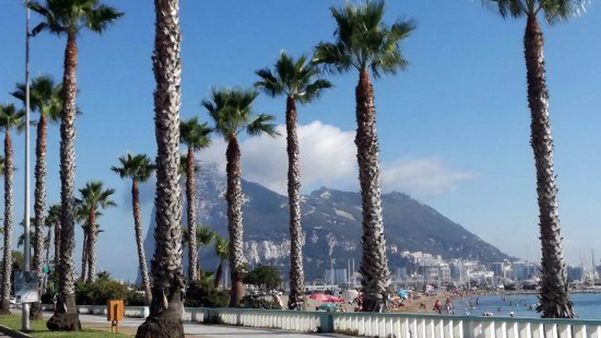 Vista exterior de Residencial en venta en La Línea de la Concepción