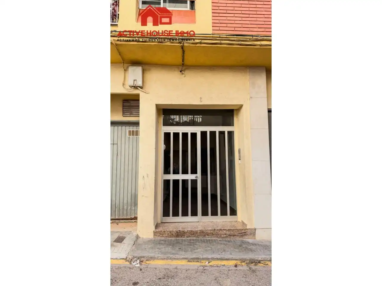 Außenansicht von Wohnung zum Verkauf in Santa Bàrbara