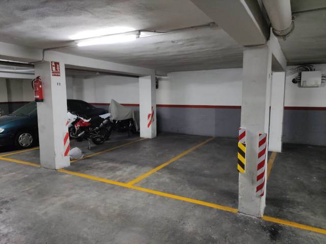 Garaje en Alquiler en Plaça d'Hondures, 32 en Ciutat Jardí