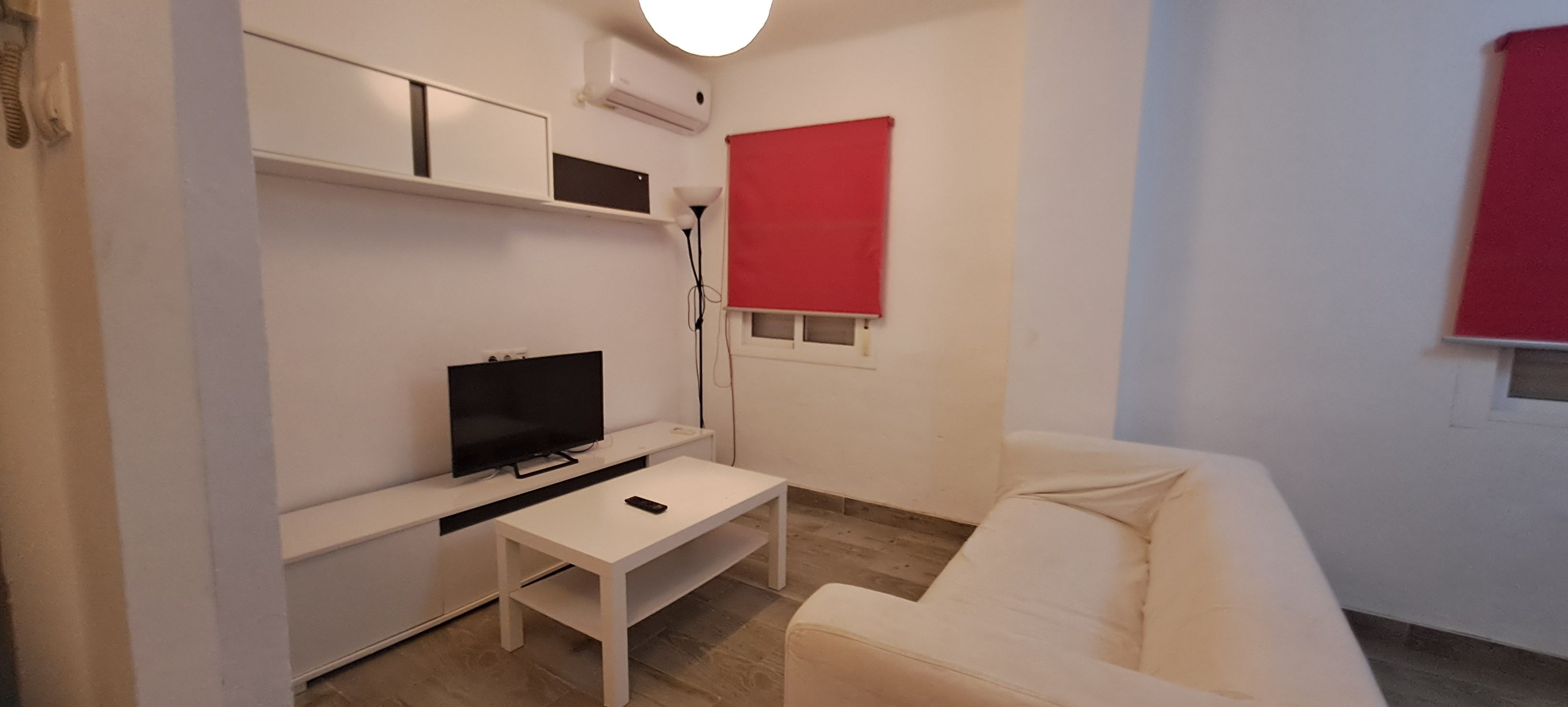 Flat to rent in Avenida Virgen del Rocío, Centro - Doña Mercedes