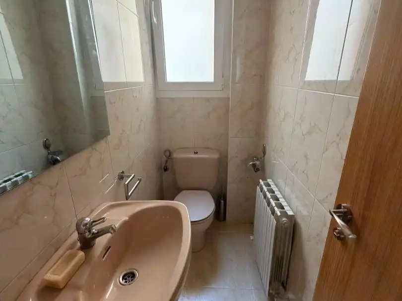 Baño de Piso para compartir en  Logroño con Calefacción, Amueblado y Horno
