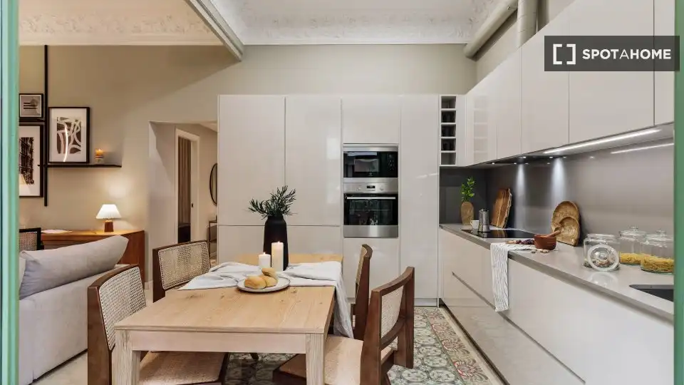 Cuina de Apartament per a compartir en Barcelona amb Aire condicionat, Terrassa i Moblat
