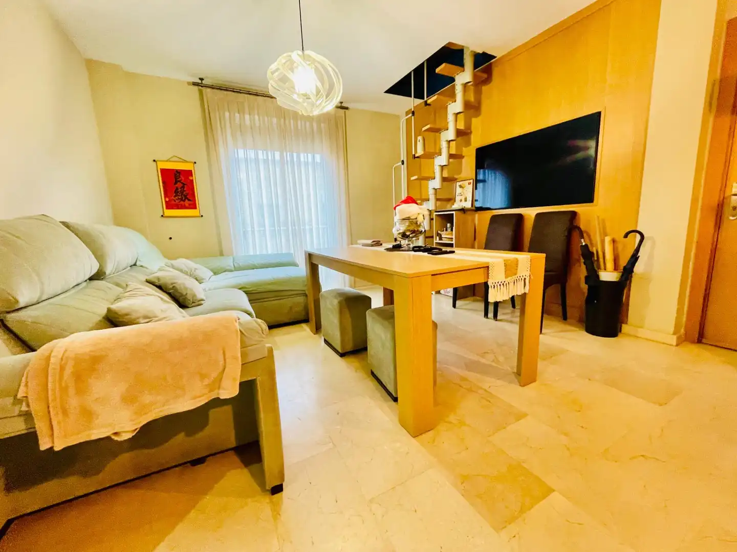 Sala d'estar de Àtic en venda en Córdoba amb Aire condicionat, Calefacció i Terrassa
