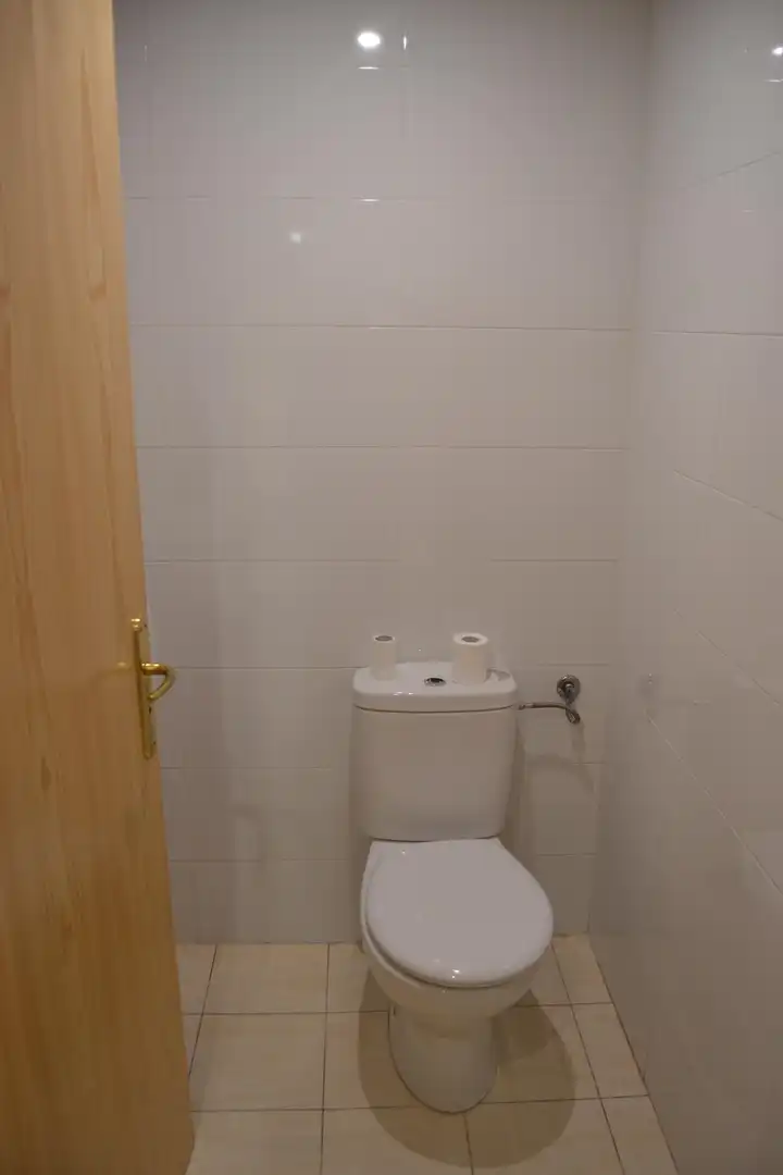 Badezimmer von Geschaftsraum zum Verkauf in Jaca mit Heizung