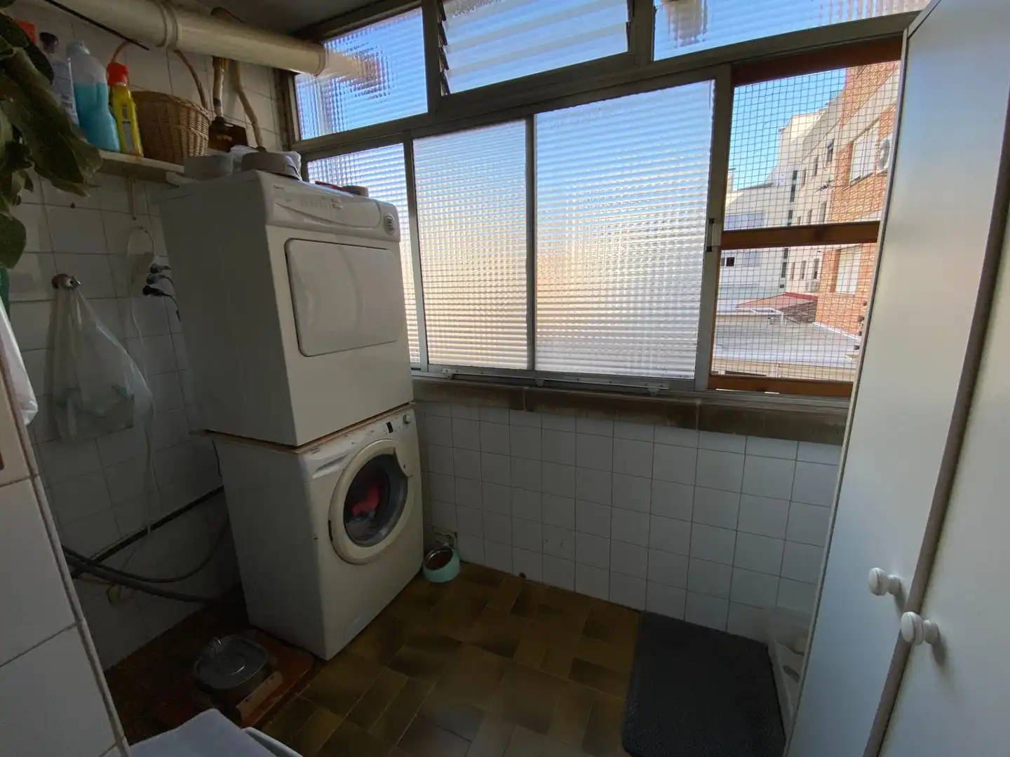 Küche von Wohnung zum Verkauf in  Palma de Mallorca mit Klimaanlage, Abstellraum und Balkon
