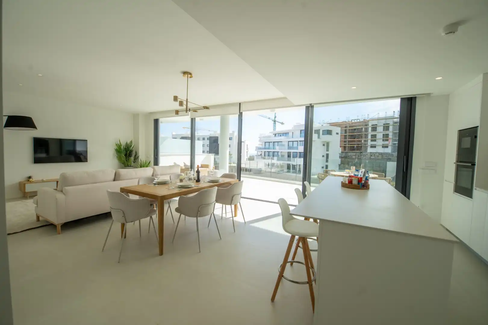 Wohnzimmer von Wohnung zum Verkauf in Fuengirola mit Klimaanlage, Heizung und Terrasse
