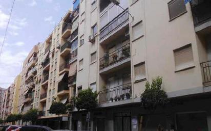 Vista exterior de Pis en venda en Mislata