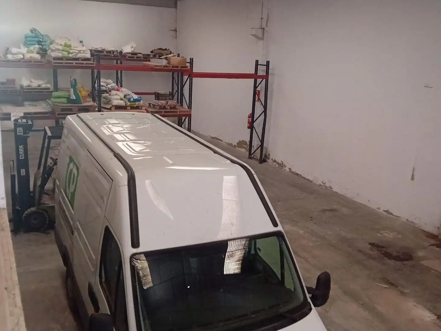 Parkplatz von Geschaftsraum zur Miete in Cadrete