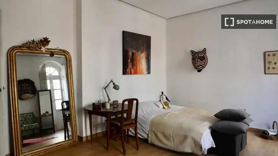 Habitación de Piso de alquiler en Sagunto / Sagunt con Aire acondicionado, Calefacción y Amueblado
