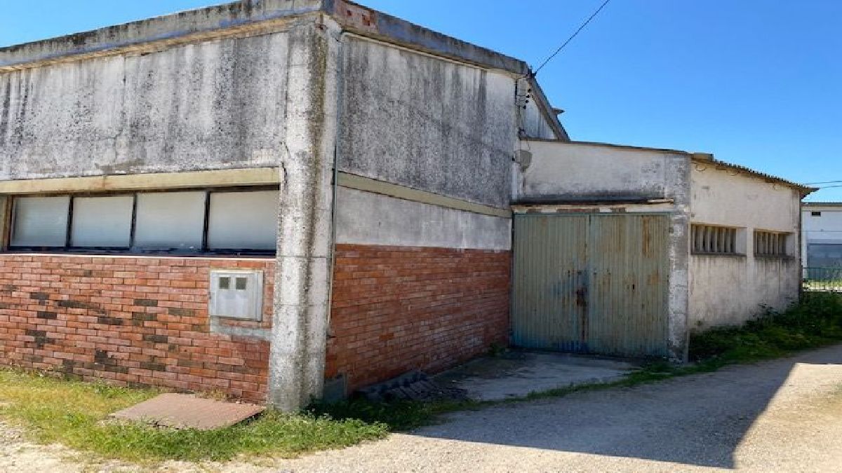 Nau industrial en venda a FIGUERES, 66, Lladó