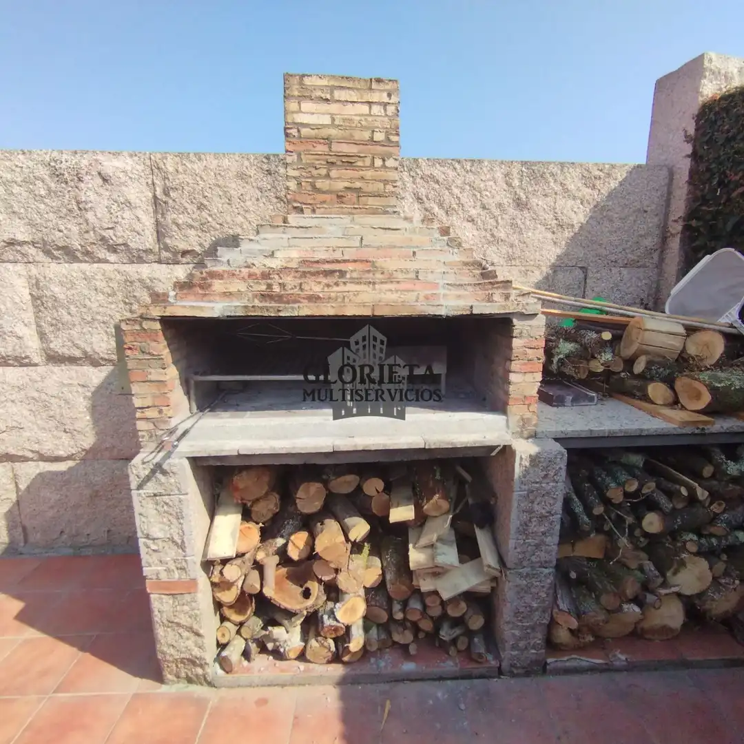 Casa o xalet en venda en Vigo  amb Calefacció, Terrassa i Traster