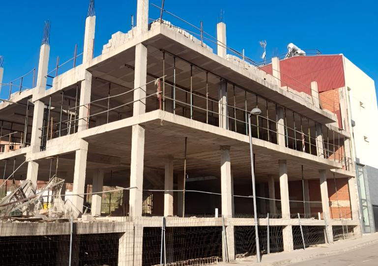 Foto 1 de Edifici en venda a Carrer 9 D'octubre, 3, Montroi / Montroy, Valencia