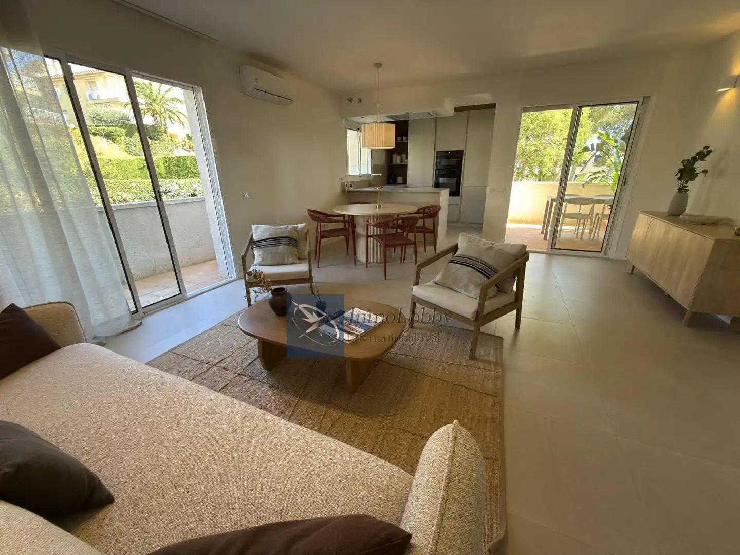Sala d'estar de Apartament de lloguer en Castell d'Aro, Platja d'Aro i s'Agaró amb Aire condicionat, Calefacció i Terrassa