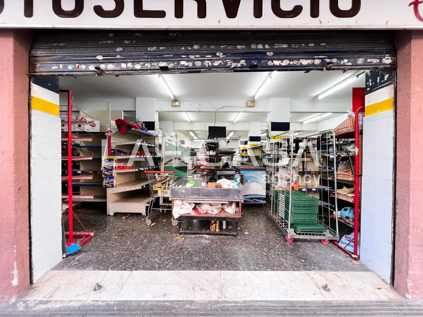 Local comercial en venta en Artigues - Llefià
