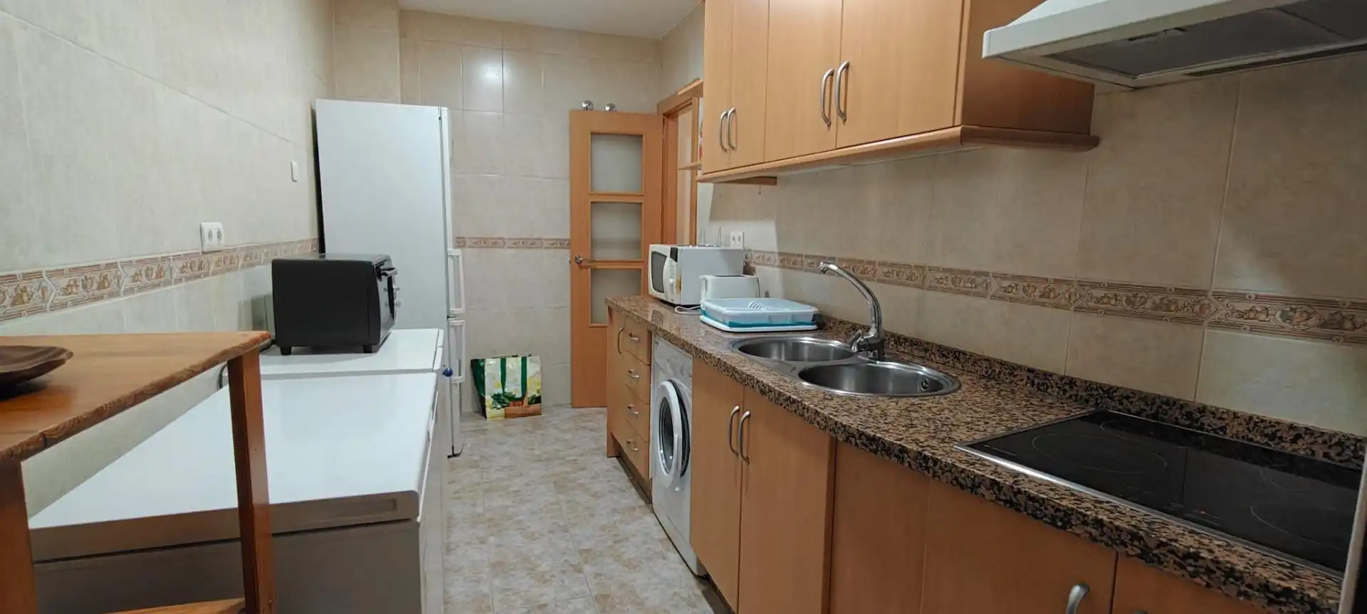 Cocina de Piso para compartir en Granada con Amueblado y Balcón