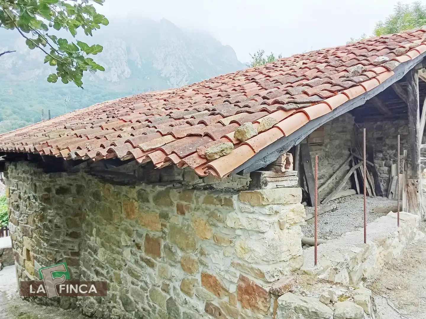 Casa adosada en venta en CASARES, Quirós