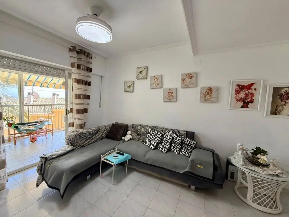 Sala de estar de Apartamento en venta en Elche / Elx con Calefacción, Terraza y Piscina