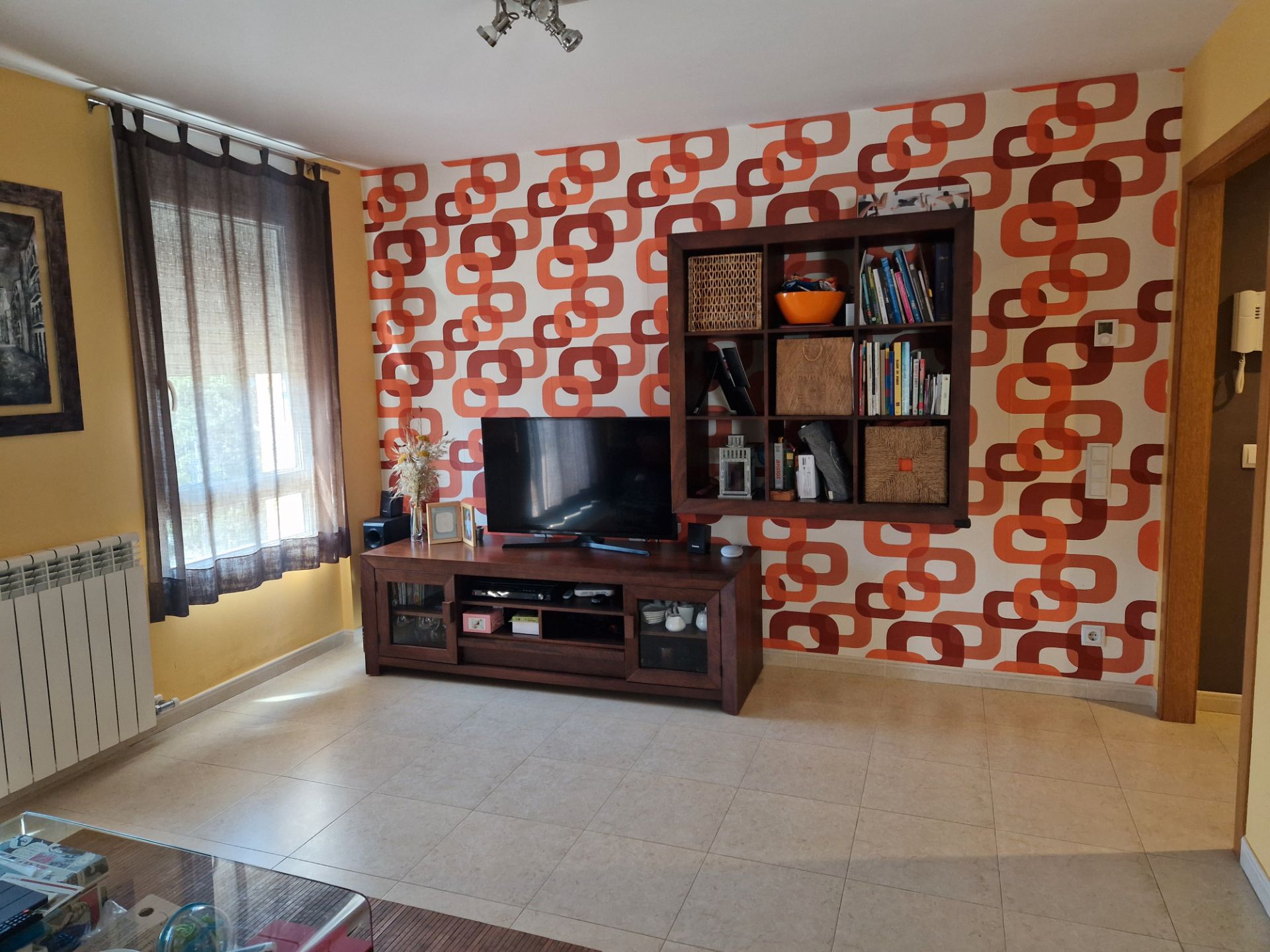 Sala d'estar de Pis en venda en Olot amb Calefacció