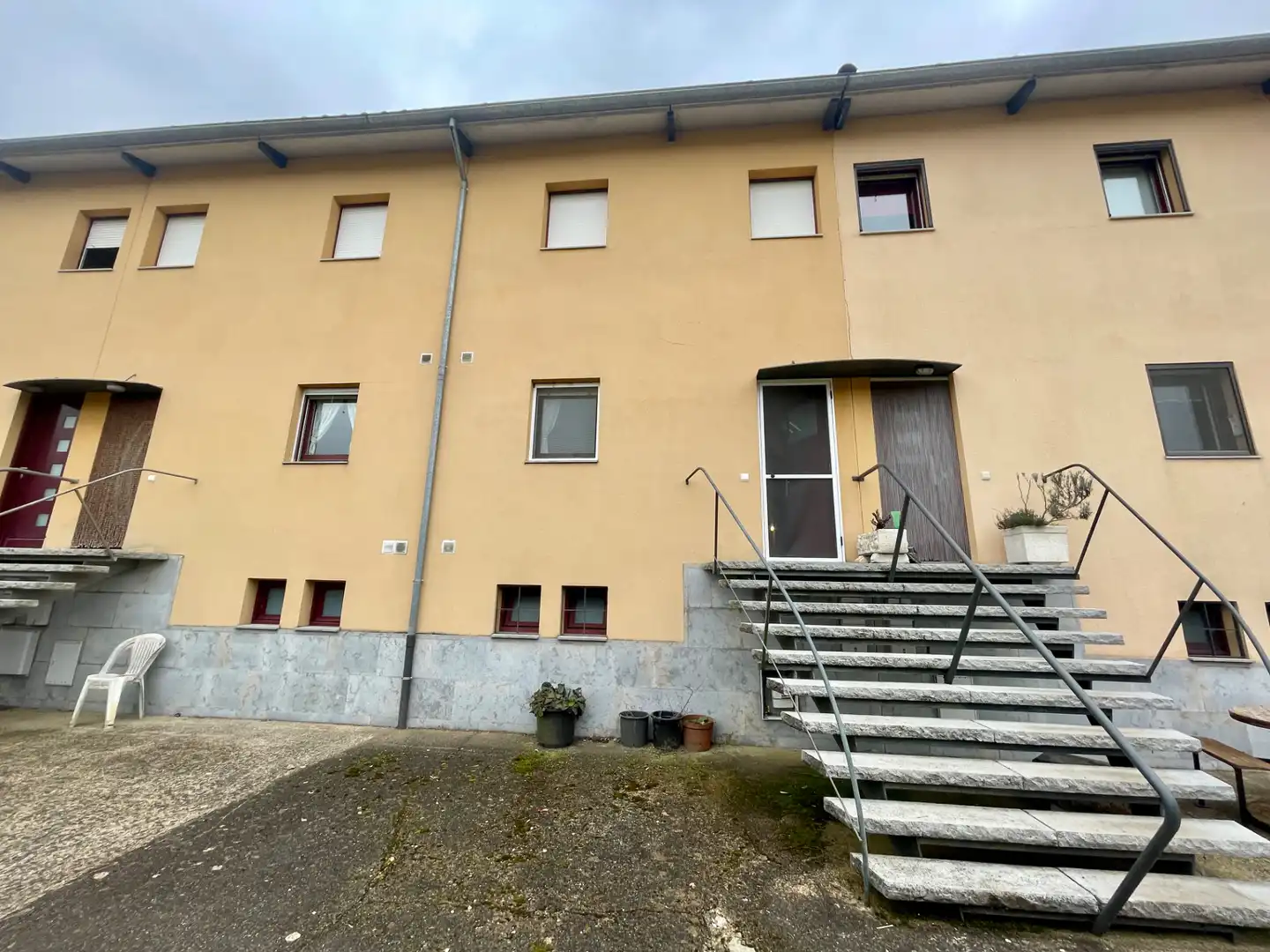 Vista exterior de Casa adosada en venta en Sant Joan de les Abadesses con Calefacción, Jardín privado y Trastero