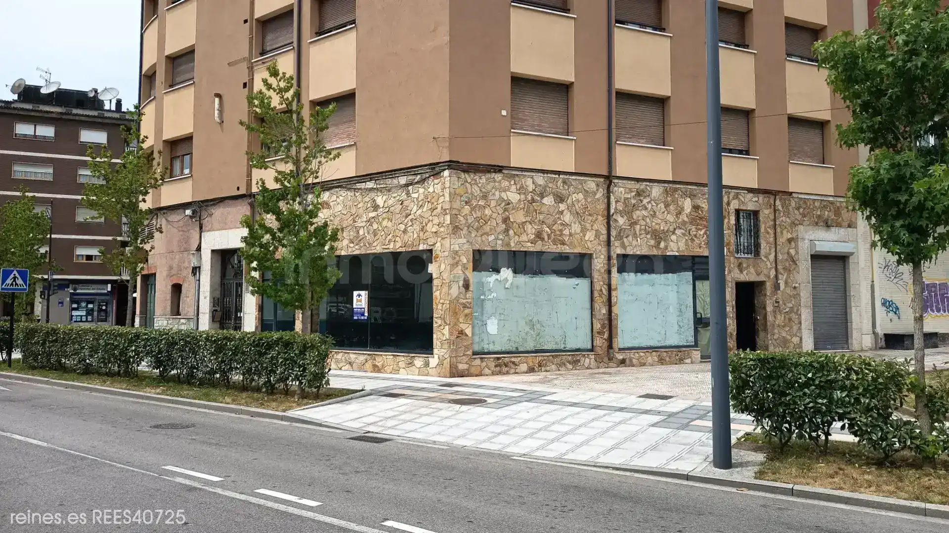 Business premises to rent in Lugones