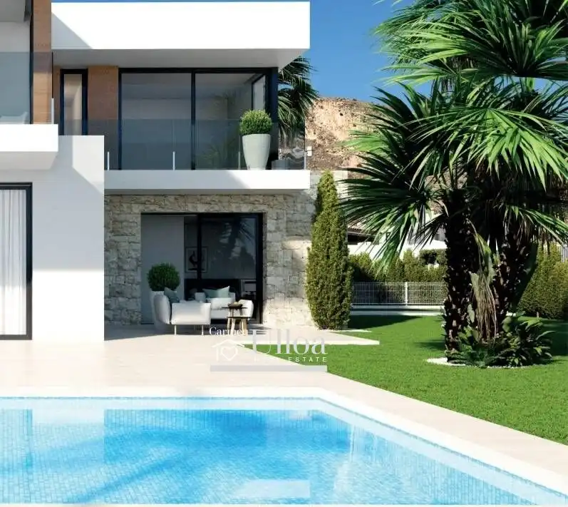 Chalet con piscina en venta en Golf Bahía, imagen 3