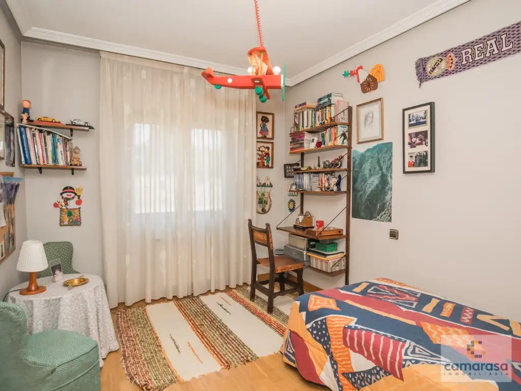 Habitación de Casa o chalet en venta en Ávila con Jardín privado, Piscina y Piscina comunitaria