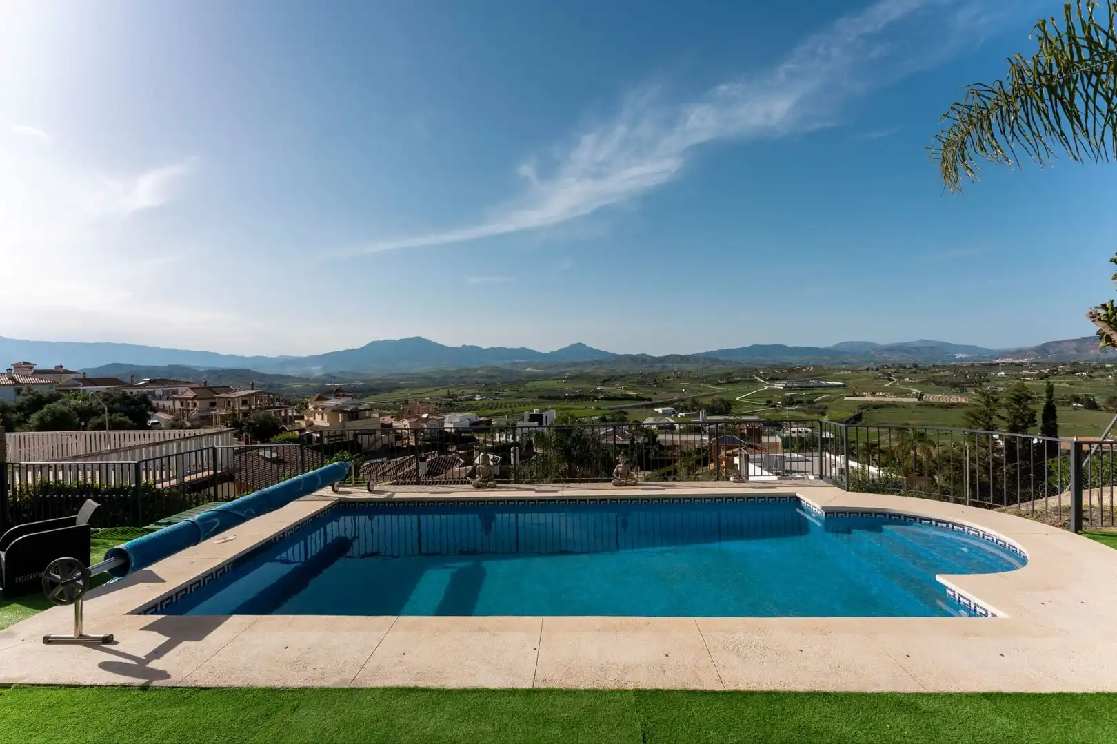 Swimming pool of Houses for sale in Coín  with Swimming Pool
