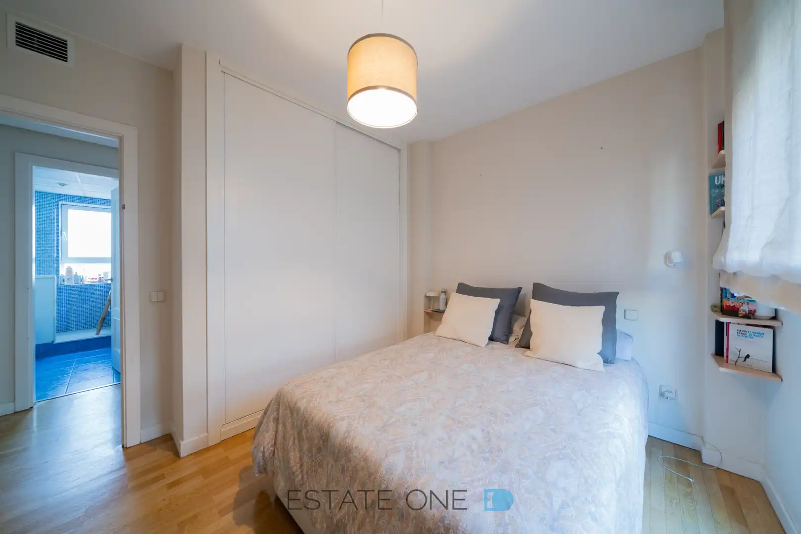 Schlafzimmer von Dachboden zum Verkauf in Madrid mit Klimaanlage, Heizung und Terrasse