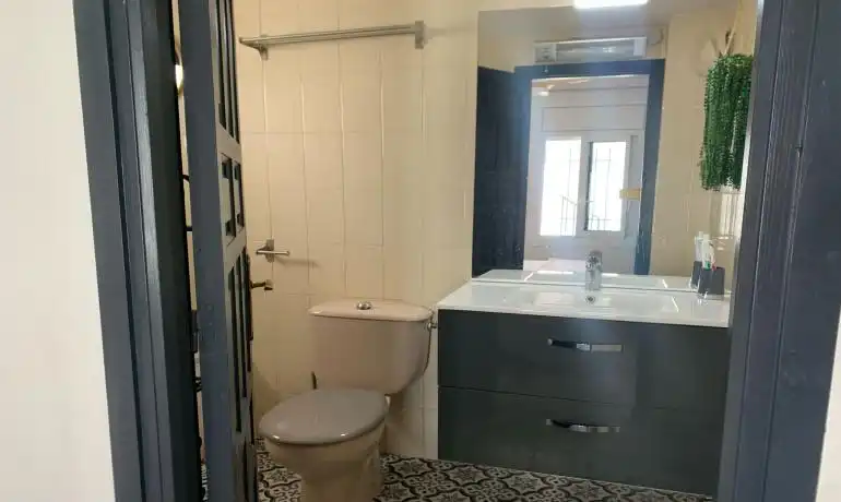 Bany de Pis en venda en Roses amb Calefacció, Jardí privat i Moblat