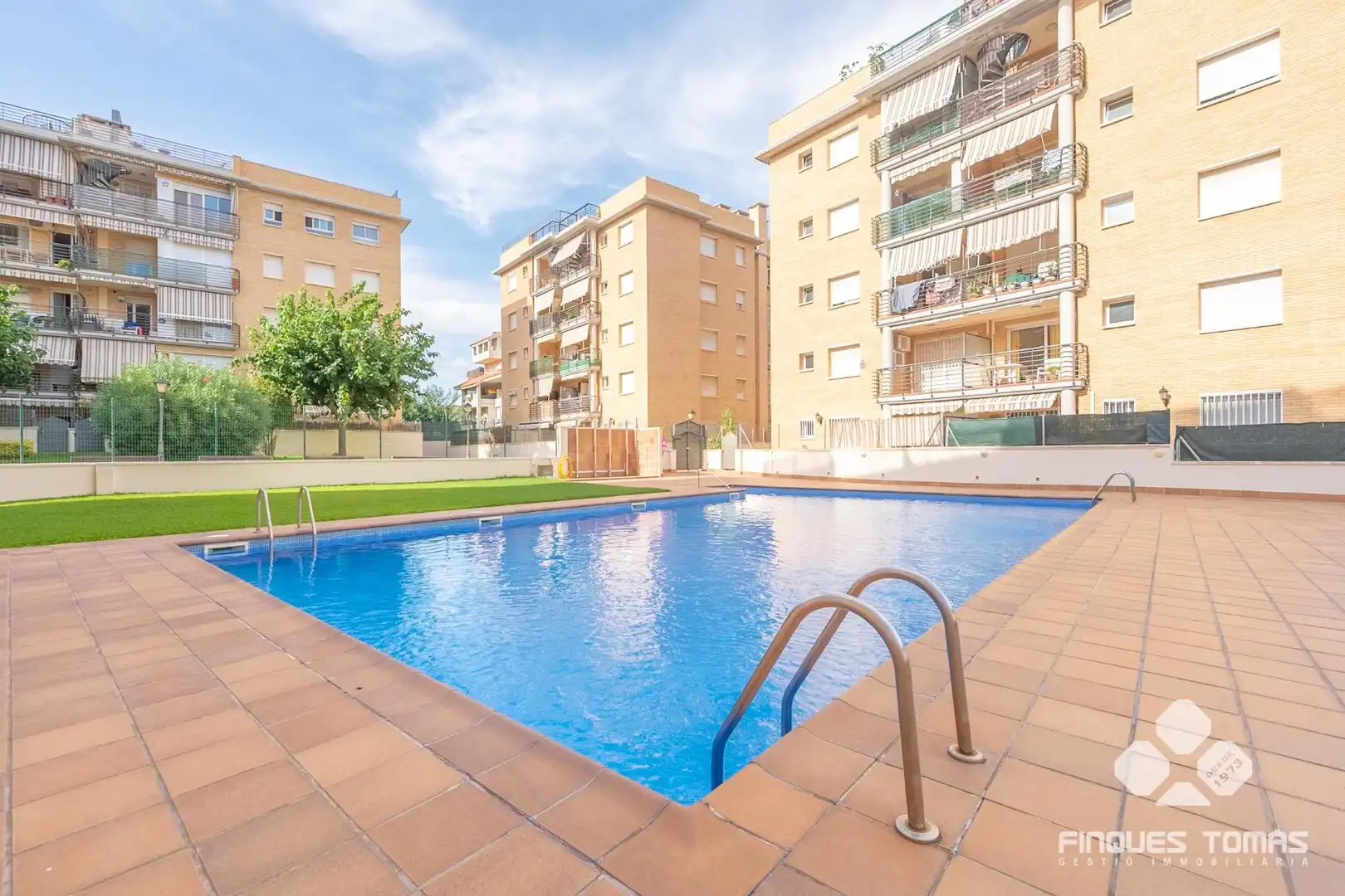 Ground floor with terrace for sale in Calle NOGUERA