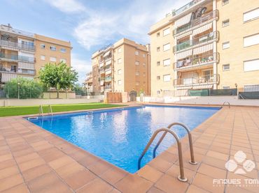 Rez-de-chaussée avec balcon à vendre à Calle NOGUERA
