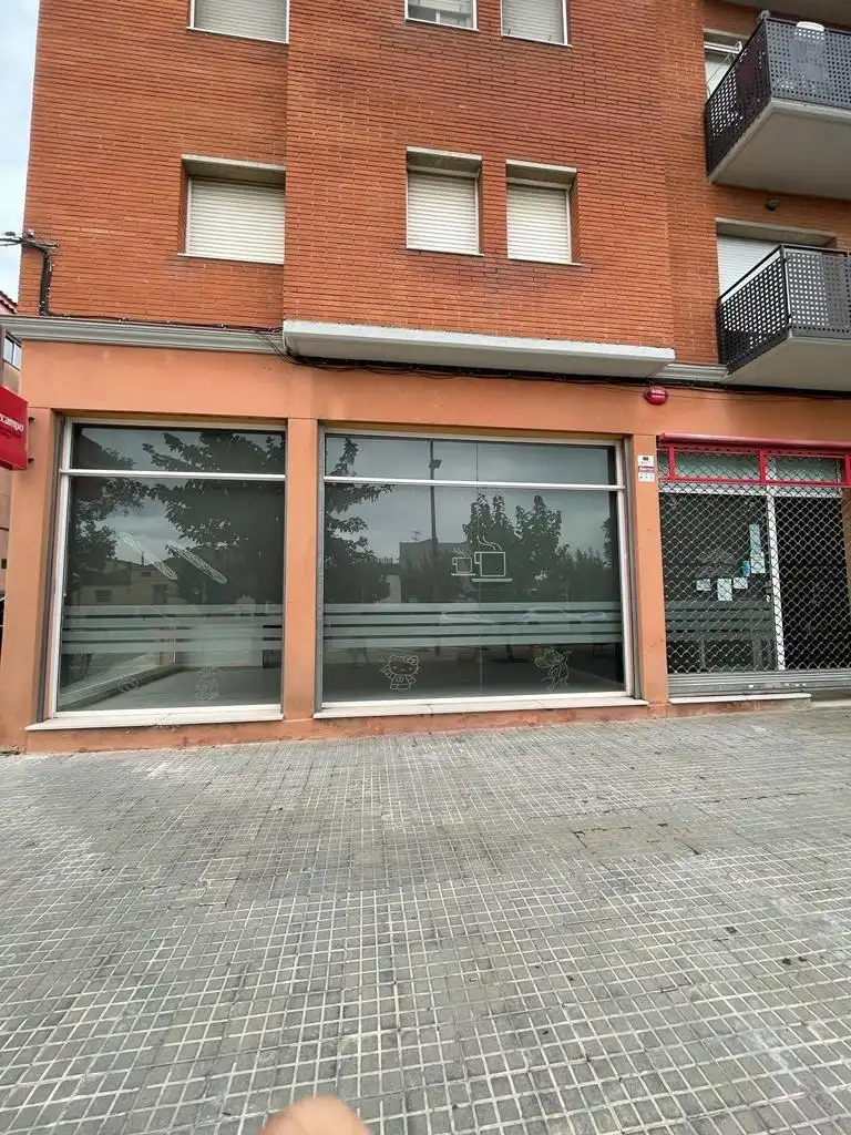 Local en venta en Santa Margarida I Els Monjos