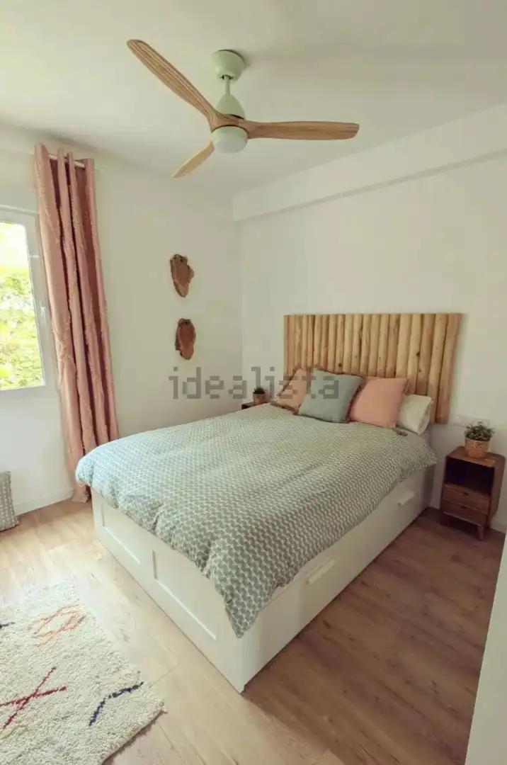 Bedroom of Flat for rent in Valencia  with Air Conditioner, Heating and Furnished