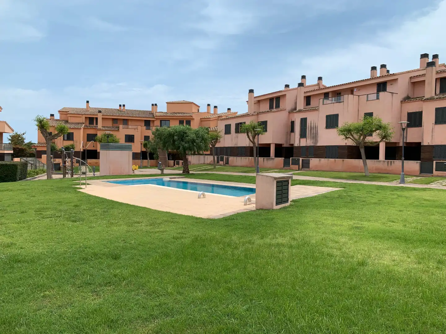 Vista exterior de Casa adosada en venta en Reus con Aire acondicionado, Calefacción y Jardín privado