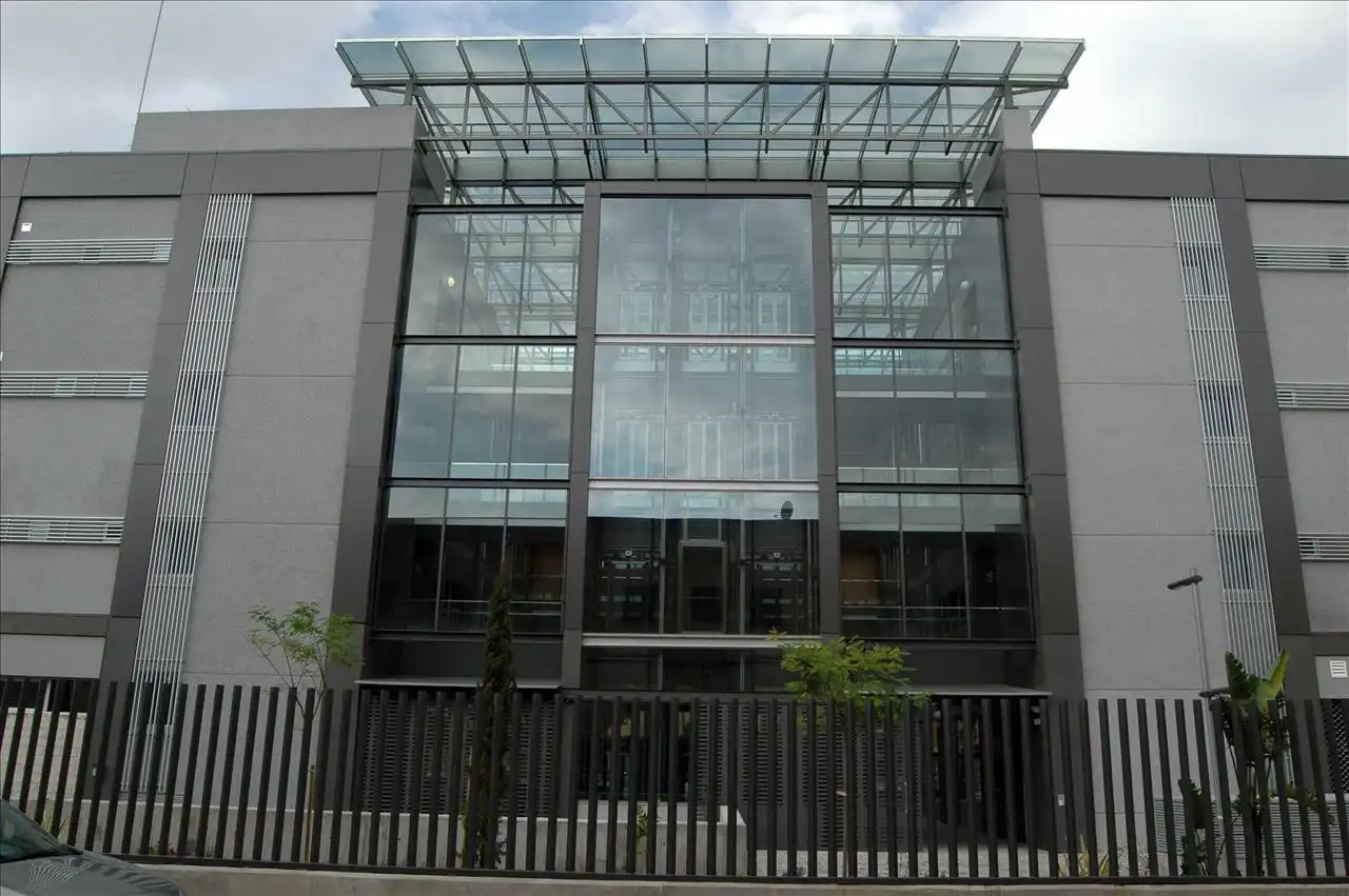 Vista exterior de Oficina en venda en Sevilla