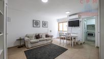 Sala d'estar de Estudi en venda en  Madrid Capital amb Aire condicionat, Calefacció i Parquet