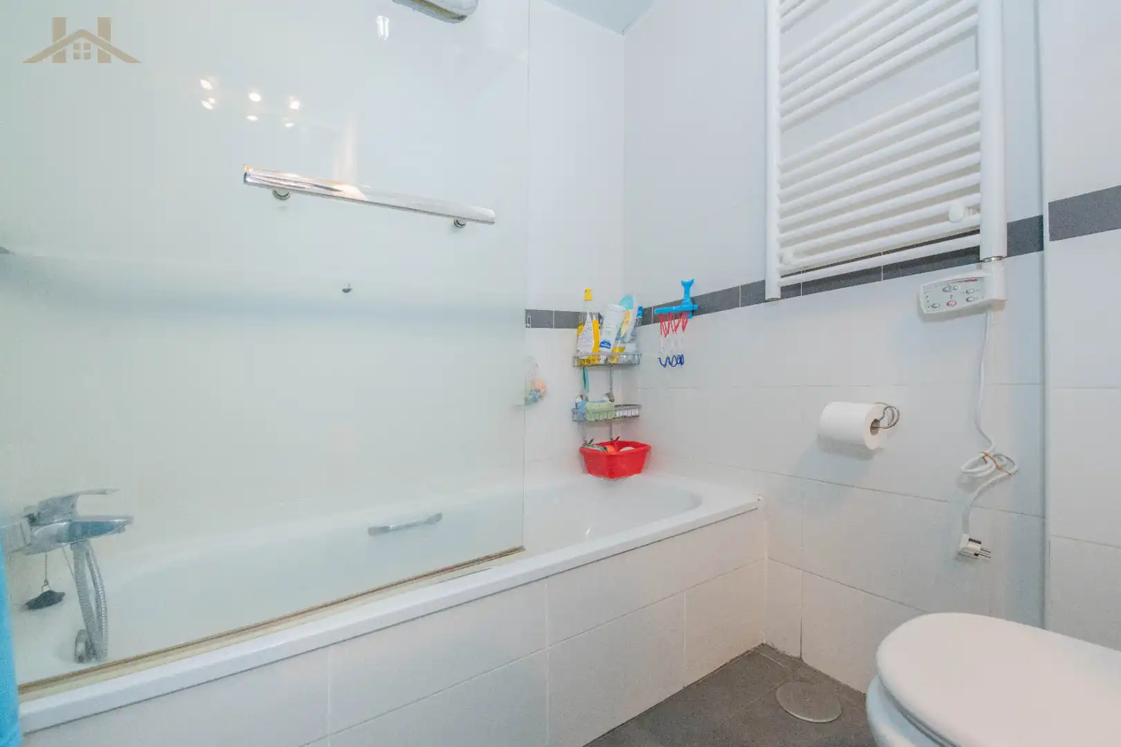 Bathroom of Flat for sale in Alcobendas  with Air Conditioner, Heating and Terrace