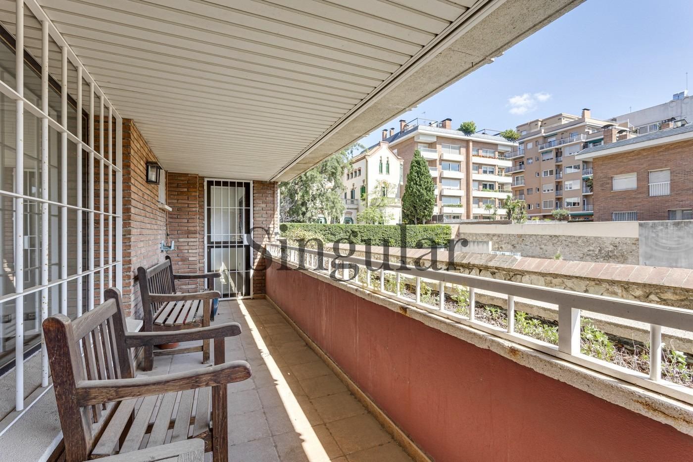 Exterior view of Flat for sale in  Barcelona Capital  with Air Conditioner, Heating and Terrace