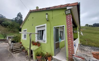 Vista exterior de Casa o xalet en venda en Piélagos amb Balcó