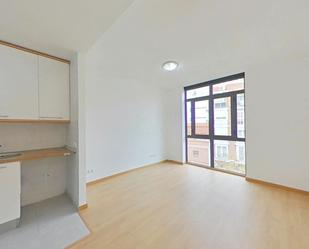 Bedroom of Flat for sale in  Madrid Capital  with Storage room and Oven