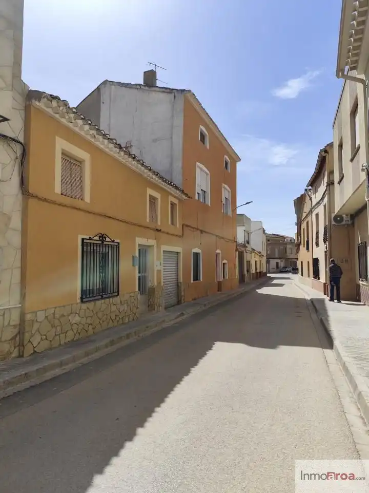 Exterior view of Houses for sale in Casas-Ibáñez  with Terrace