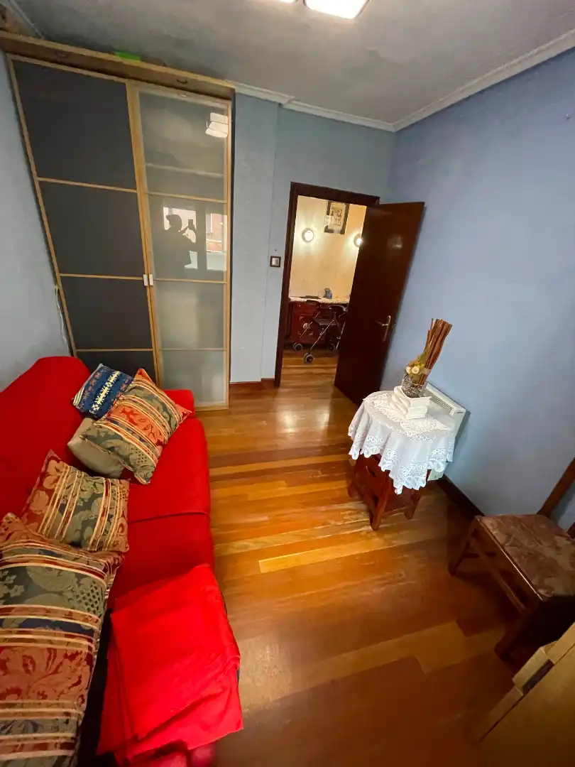 Sala de estar de Piso en venta en Barakaldo  con Calefacción, Parquet y Amueblado