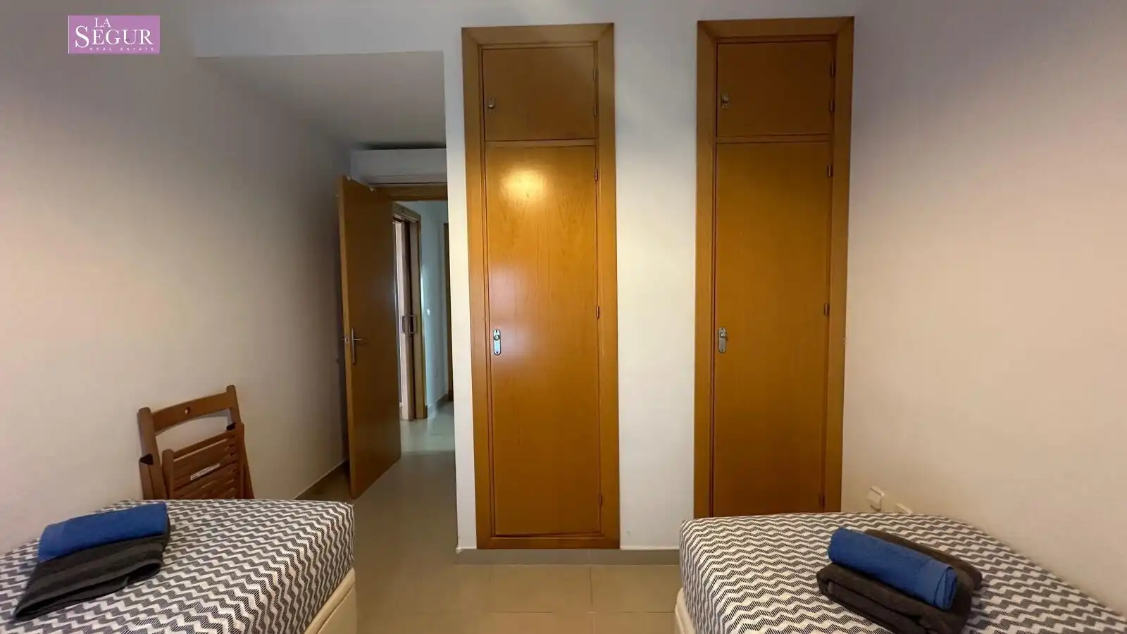 Wohnung zum Verkauf in Conil de la Frontera mit Klimaanlage, Privatgarten und Abstellraum