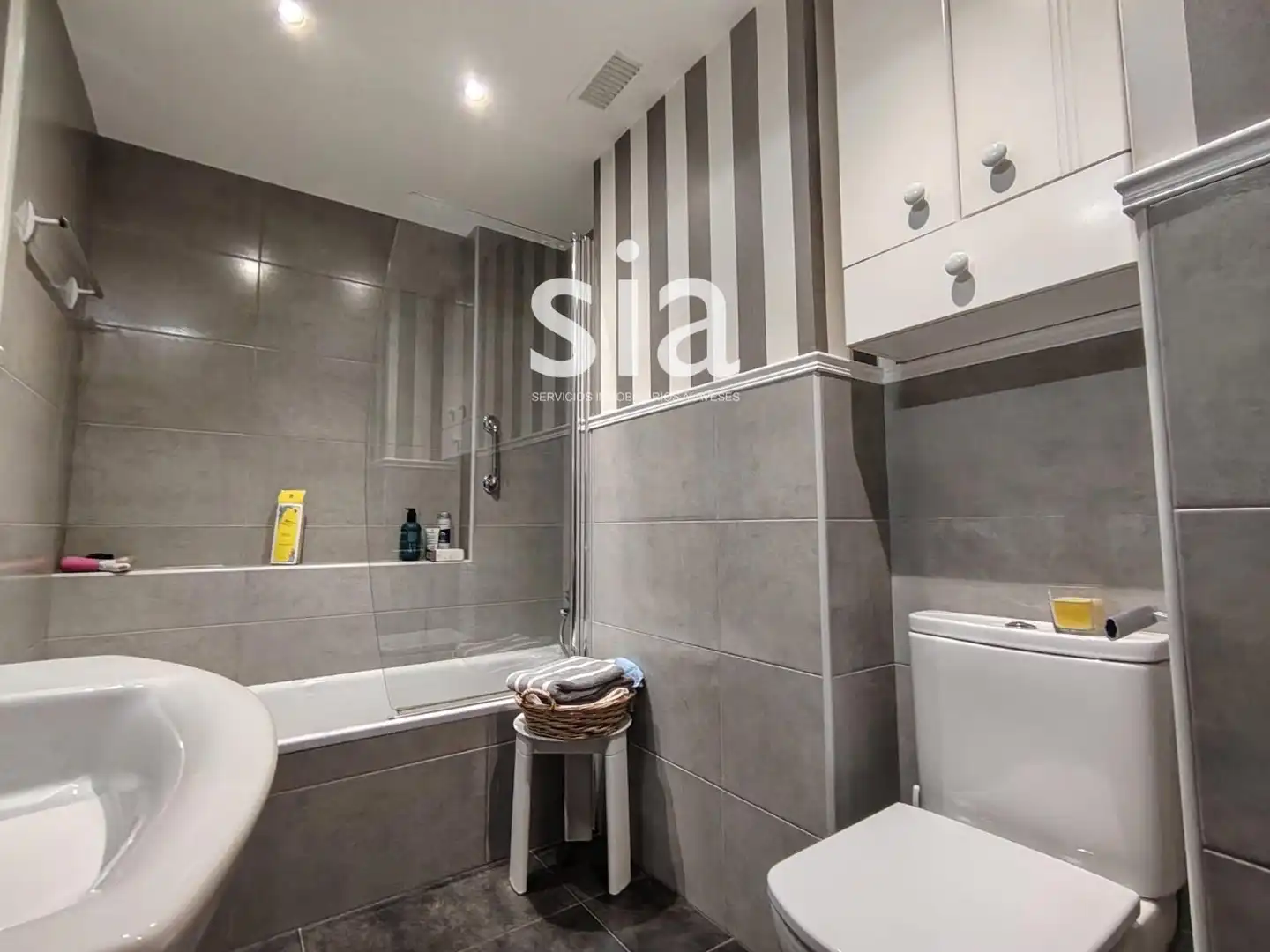 Badezimmer von Wohnung zum Verkauf in Vitoria - Gasteiz mit Heizung, Abstellraum und Möbliert