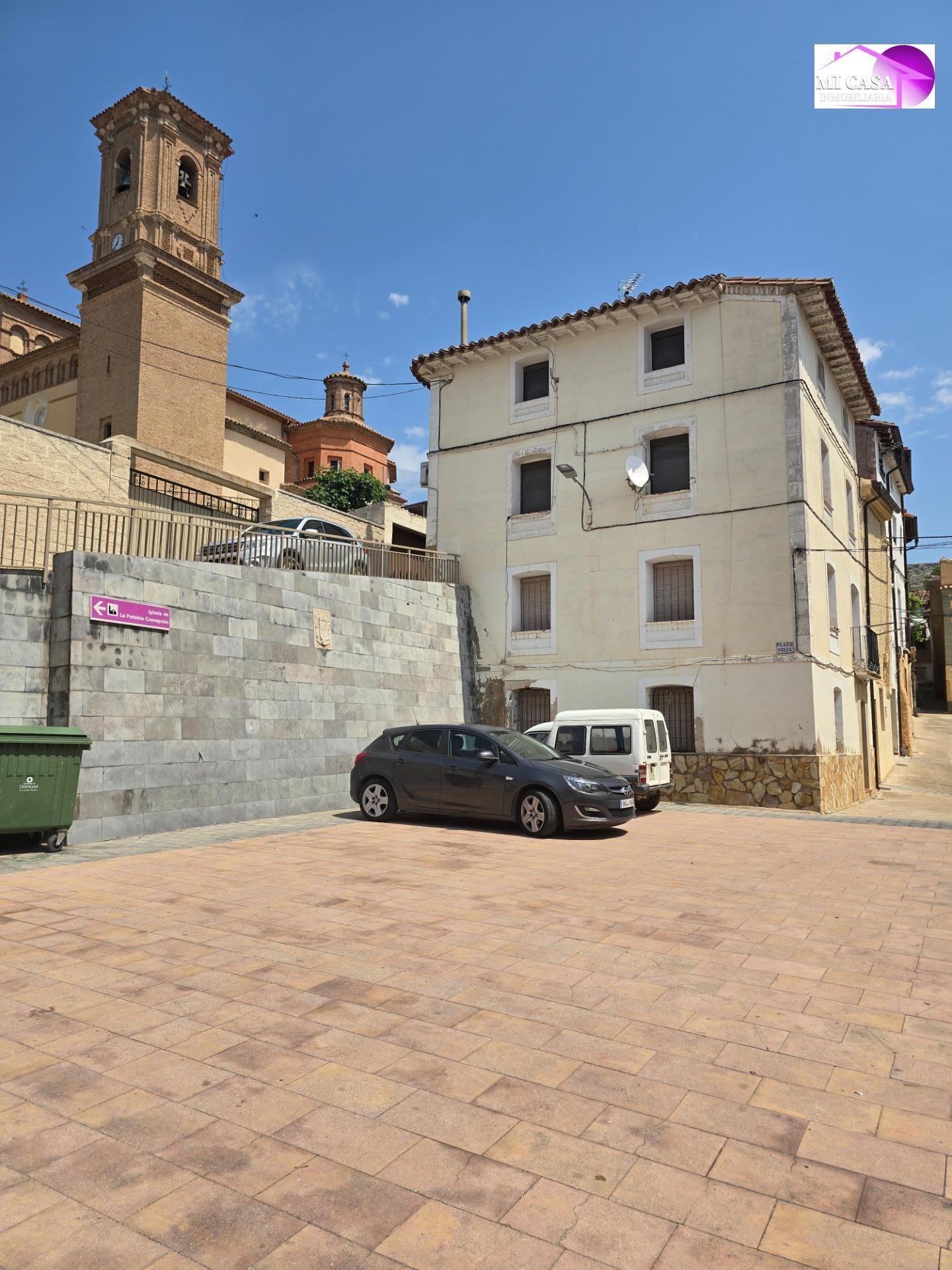 Parking of House or chalet for sale in Montón  with Air Conditioner and Private garden