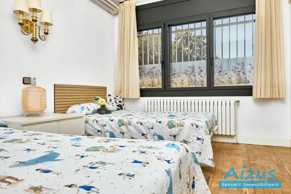 Habitación de Casa o chalet en venta en Seva con Aire acondicionado, Calefacción y Jardín privado