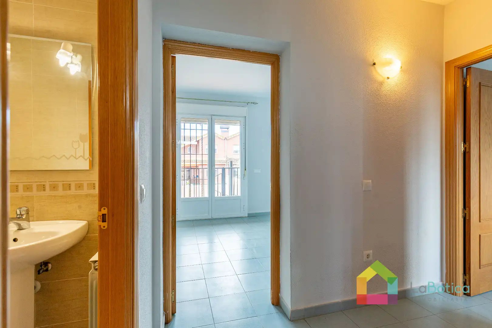 Casa adosada en venta en Burguillos de Toledo con Calefacción, Jardín privado y Terraza